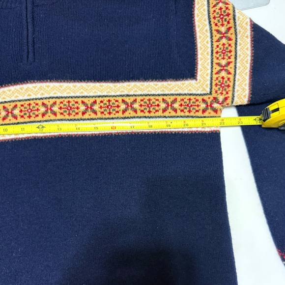 Women's 100% Lambswool Jones of NY Navy
Ski sweater SMALL - Picture 8 of 8